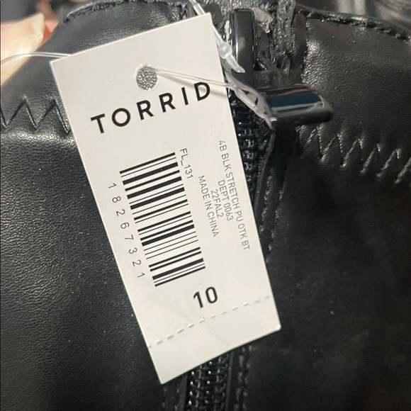 NWT 10WW Torrid Black Over the Knee Boots - Picture 2 of 6